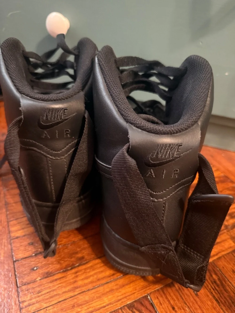 Black Nike Air Force 1 Size 10